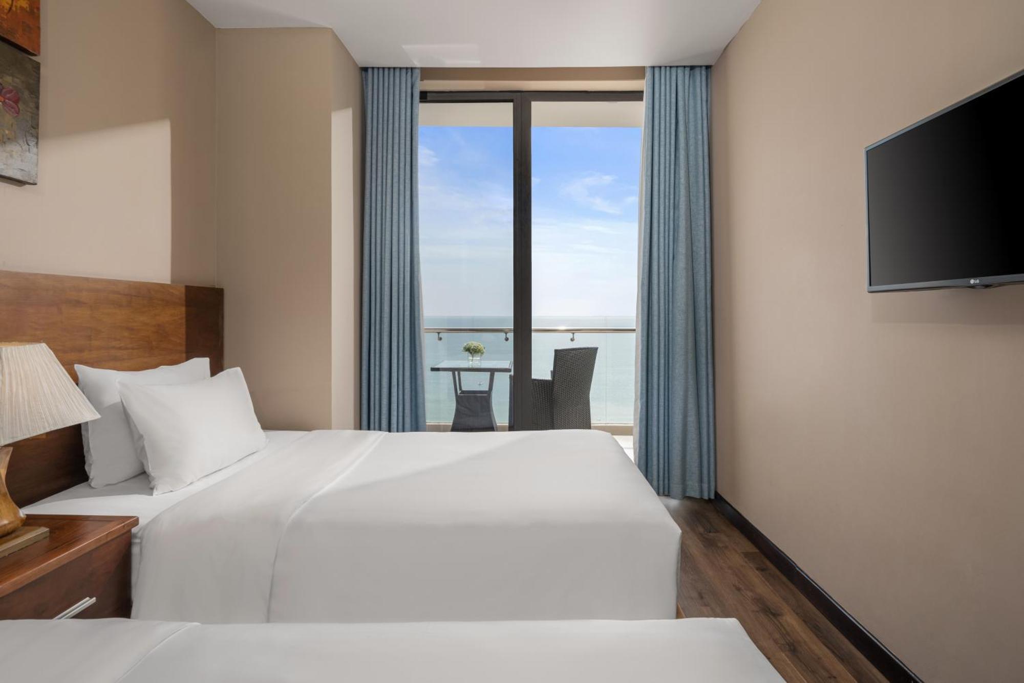 Yarra Ocean Suites Danang Exteriör bild