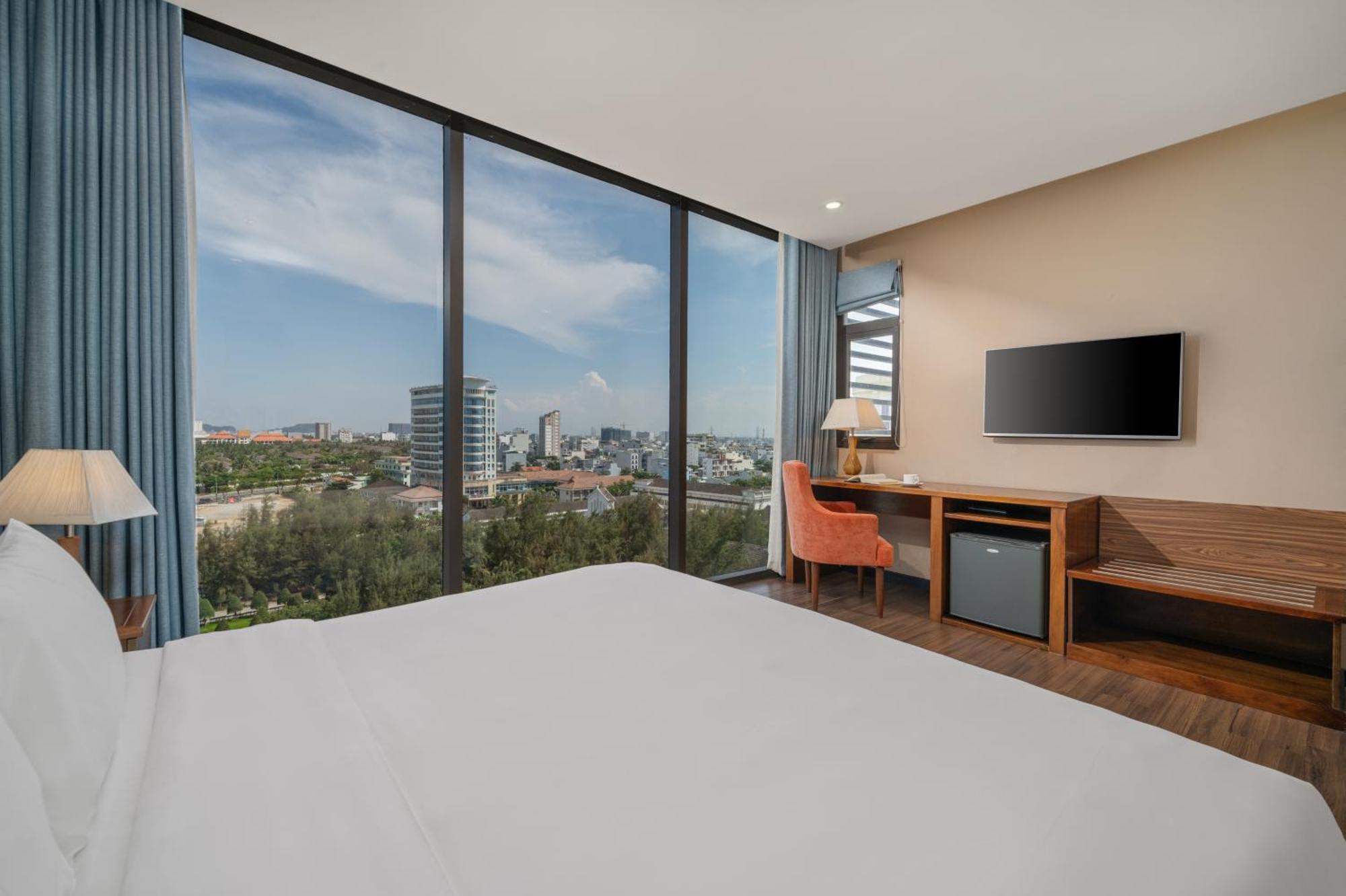 Yarra Ocean Suites Danang Exteriör bild