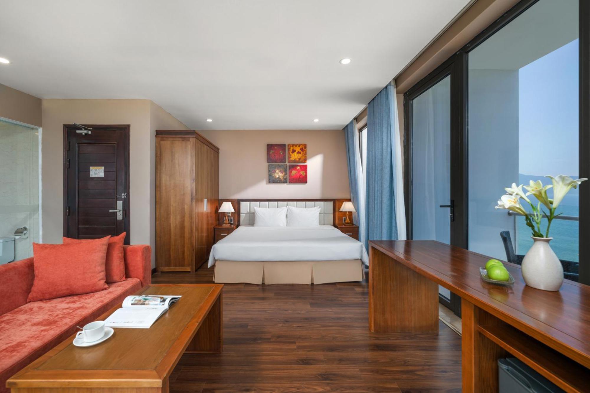 Yarra Ocean Suites Danang Exteriör bild