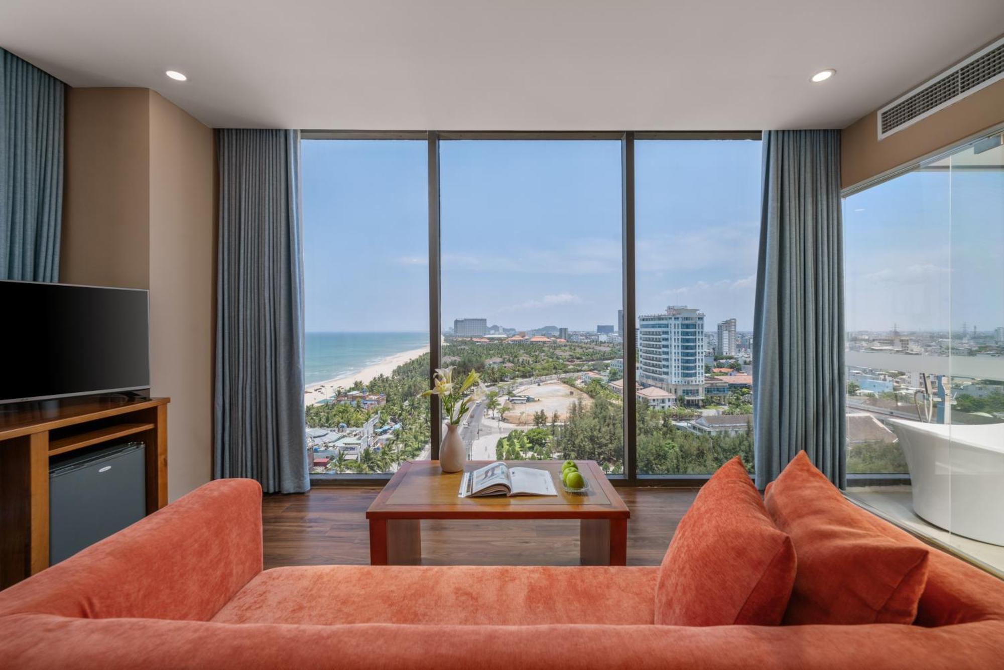 Yarra Ocean Suites Danang Exteriör bild