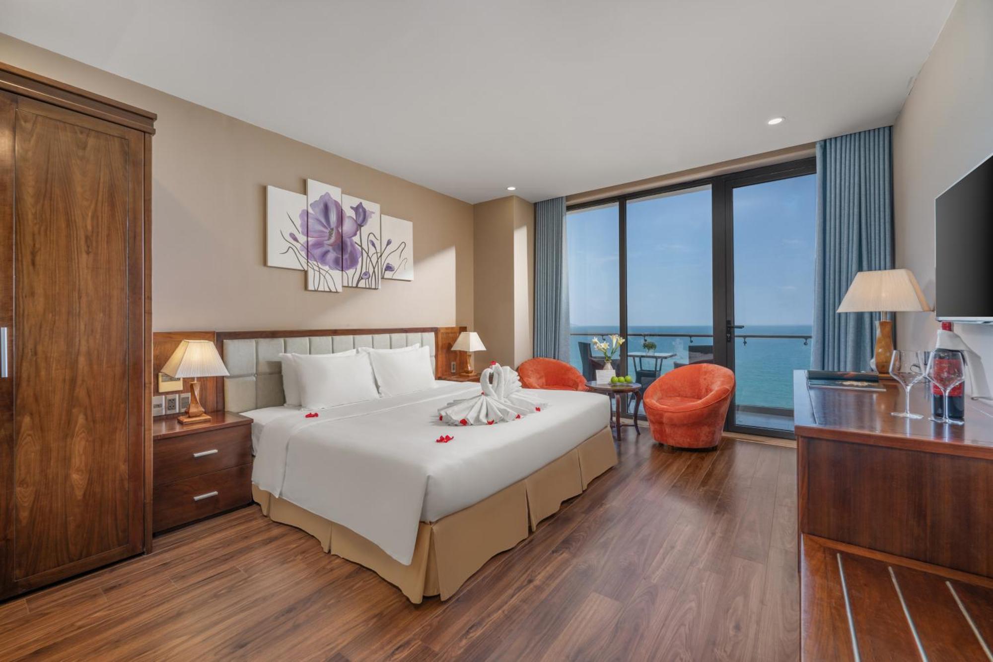 Yarra Ocean Suites Danang Exteriör bild