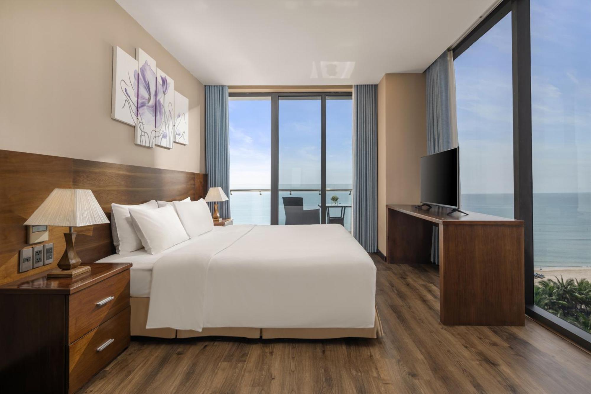 Yarra Ocean Suites Danang Exteriör bild