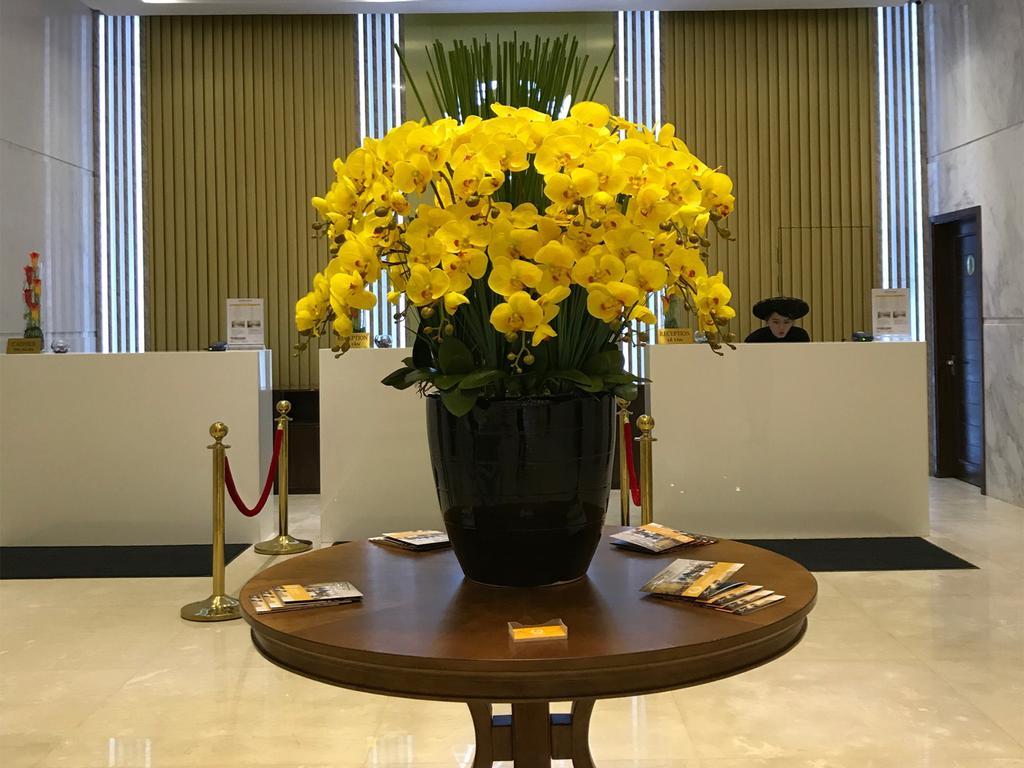 Yarra Ocean Suites Danang Exteriör bild
