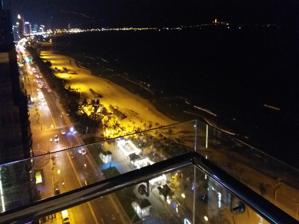 Yarra Ocean Suites Danang Exteriör bild