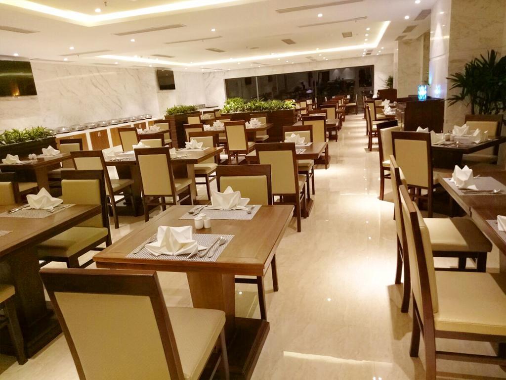 Yarra Ocean Suites Danang Exteriör bild