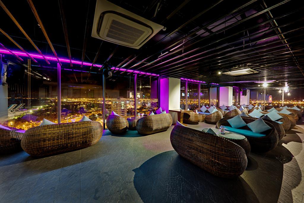 Yarra Ocean Suites Danang Exteriör bild