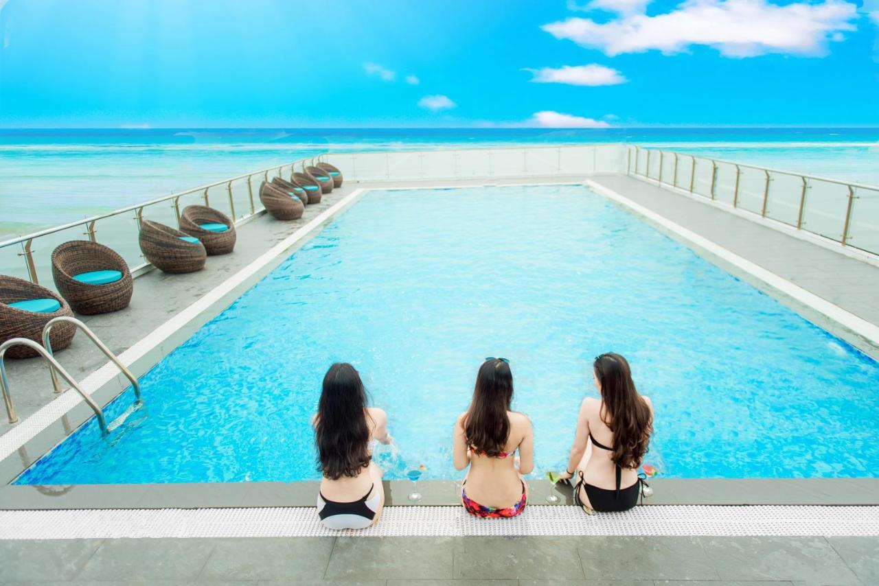 Yarra Ocean Suites Danang Exteriör bild
